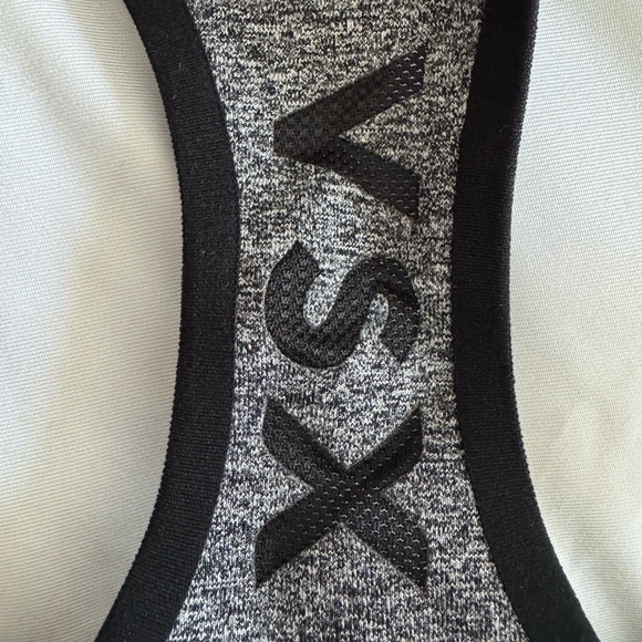 Victoria's Secret VSX Sport Push-Up Sports Bra 32D Adjustable, Padded Support - Picture 3 of 7